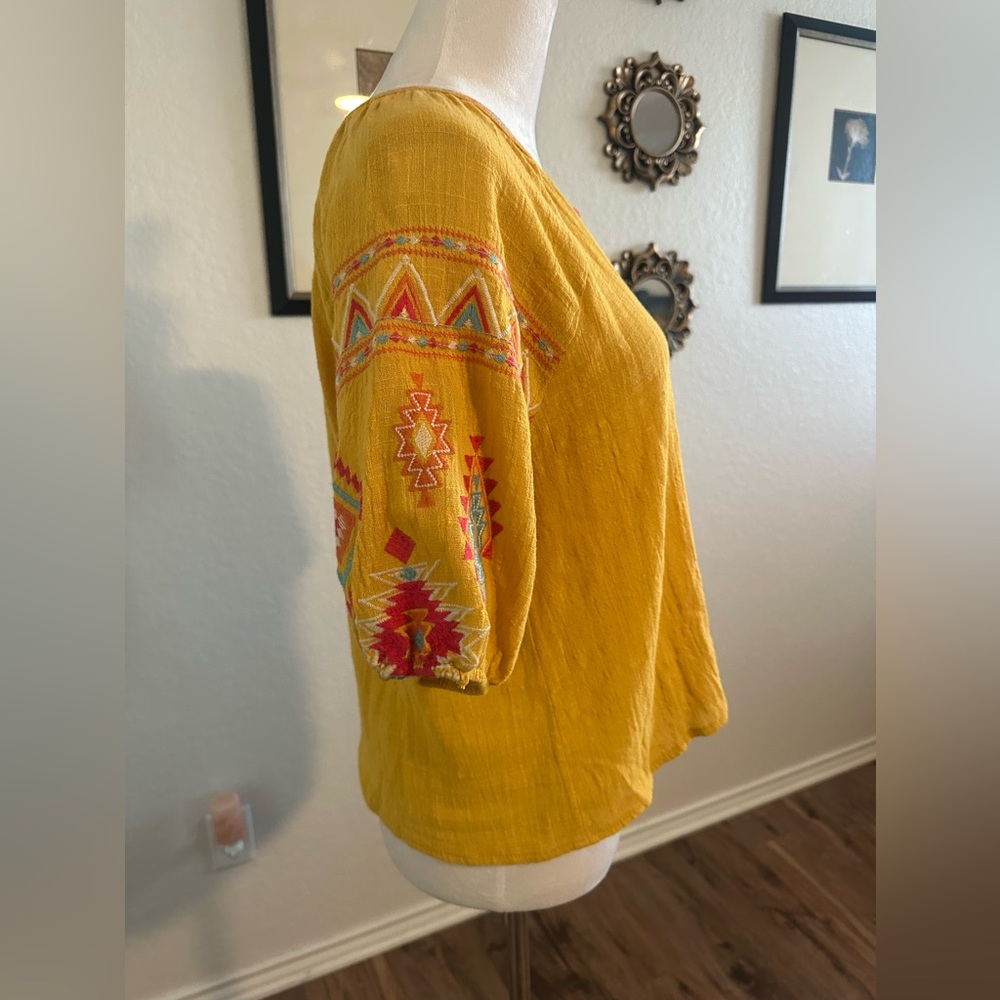 Savanna Jane Bohemian Embroidered Top ✨ - Picture 3 of 7